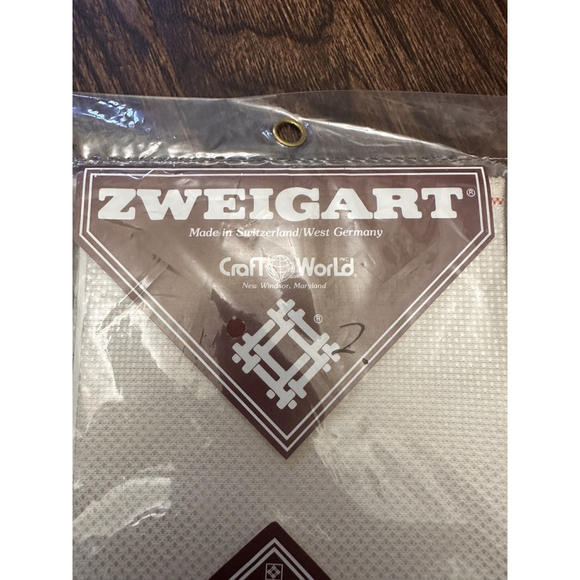 Zweigart Damask Aida Cross Stitch 18-Ct Fabric 12"x18" VTG 1970s Unopened NEW - Picture 2 of 5